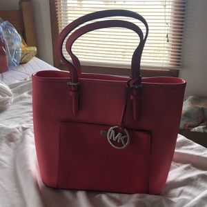 Michael Kors Tote. Silver hardware.